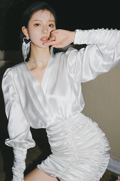 Elegant V-neck Mini Dress with Long Sleeves for Women